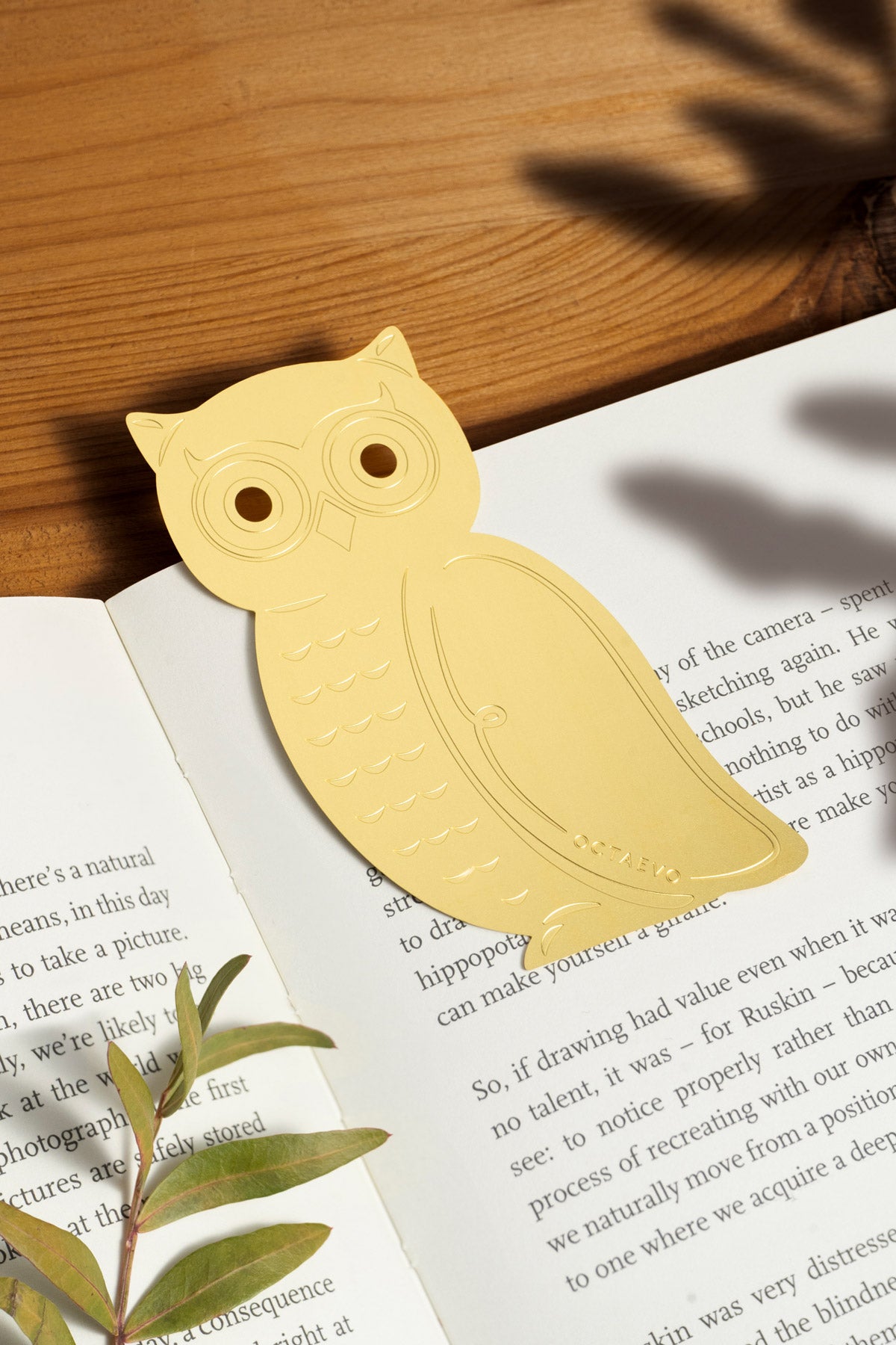 The OCTAEVO Bookmark Night Owl, a brass owl bookmark for late-night readers.
