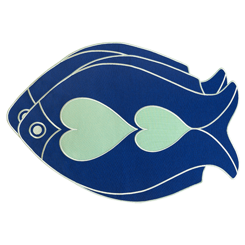 OCTAEVO Fish Splash Placemats in blue (Set of 2)—heart-outlined, waterproof, ideal for Mediterranean-style dining.