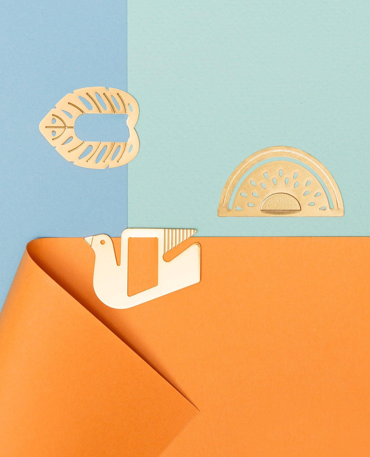 OCTAEVOs Retiro Metallclips sind goldfarbene Lesezeichen, die mediterranes Flair in Ihre Unterlagen bringen.